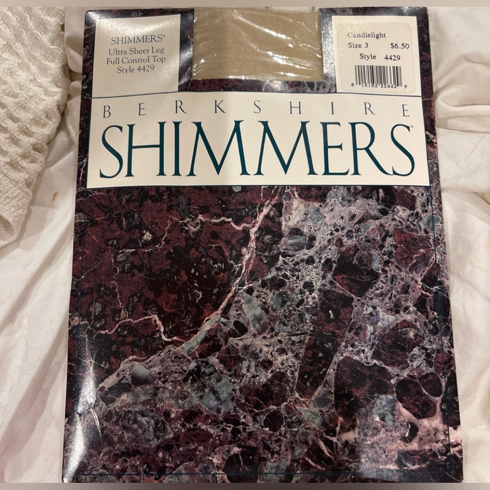 Berkshire Shimmers Ultra Sheer Control Top Candlelight Pantyhose Size 3 new!